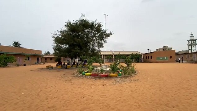 Législatives: Faible affluence dans des centres de vote à Guédiawaye (Vidéos)