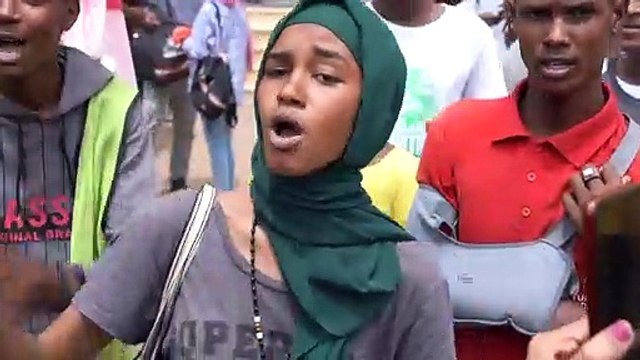 سودانيون يتظاهرون في الخرطوم مطالبين بإنهاء الحكم العسكري