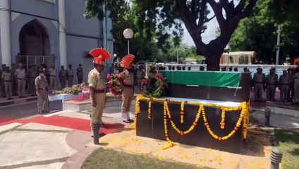 बाड़मेर पहुंची शहीद की पार्थिव देह, कल पैतृक गांव में होगा अंतिम संस्कार
