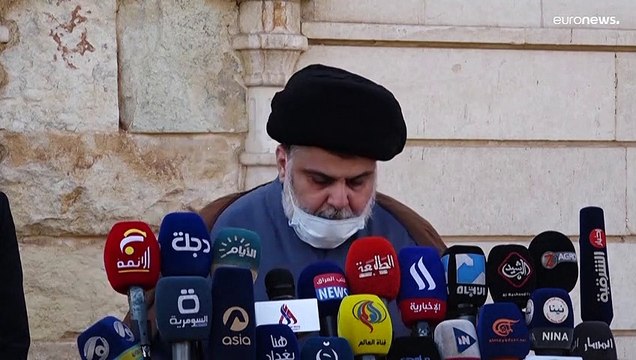 مقتدى الصدر يدعو إلى توسيع الاحتجاجات مع استمرار اعتصام مناصريه في البرلمان