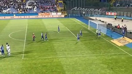 Manijaci i fudbaleri Željezničara nakon utakmice