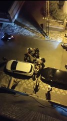 Son dakika haberi... Boks ringlerini aratmayan kavga kamerada
