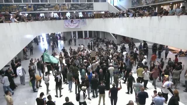 125 heridos en el asalto al Parlamento iraquí