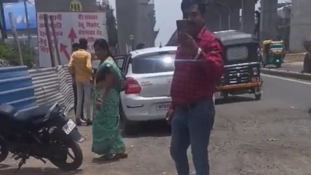 भोपाल: ट्रैफिक पुलिस ने रोका तो भड़का इंदौरी युवक, वीडियो बना पुलिस पर लगाया अवैध वसूली का आरोप