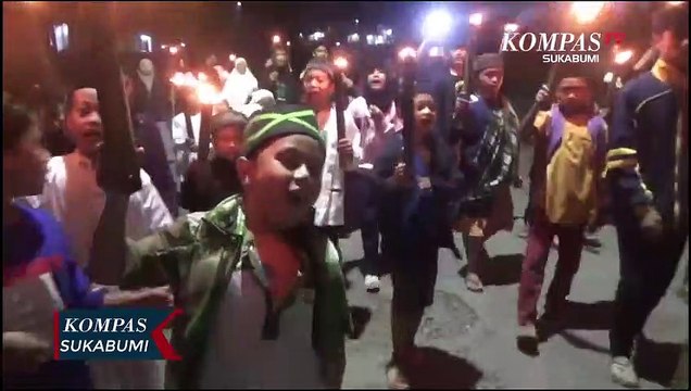 Ramaikan Tahun Baru Islam Ratusan Warga Pawai Obor