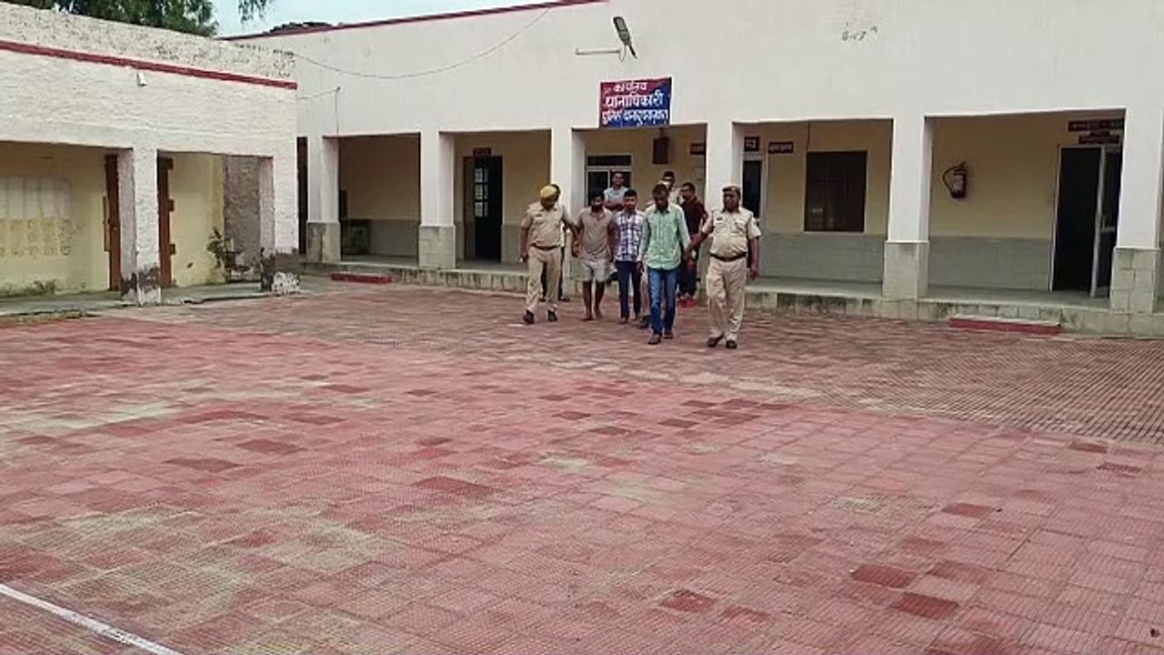 40 किलो ग्राम डोडा पोस्त छिलके सहित तीन गिरफ्तार