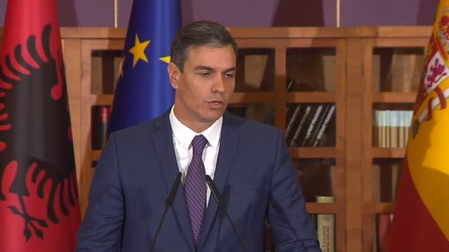 Sánchez confirma que el Gobierno nombrará en septiembre a los dos magistrados del Constitucional que le corresponden