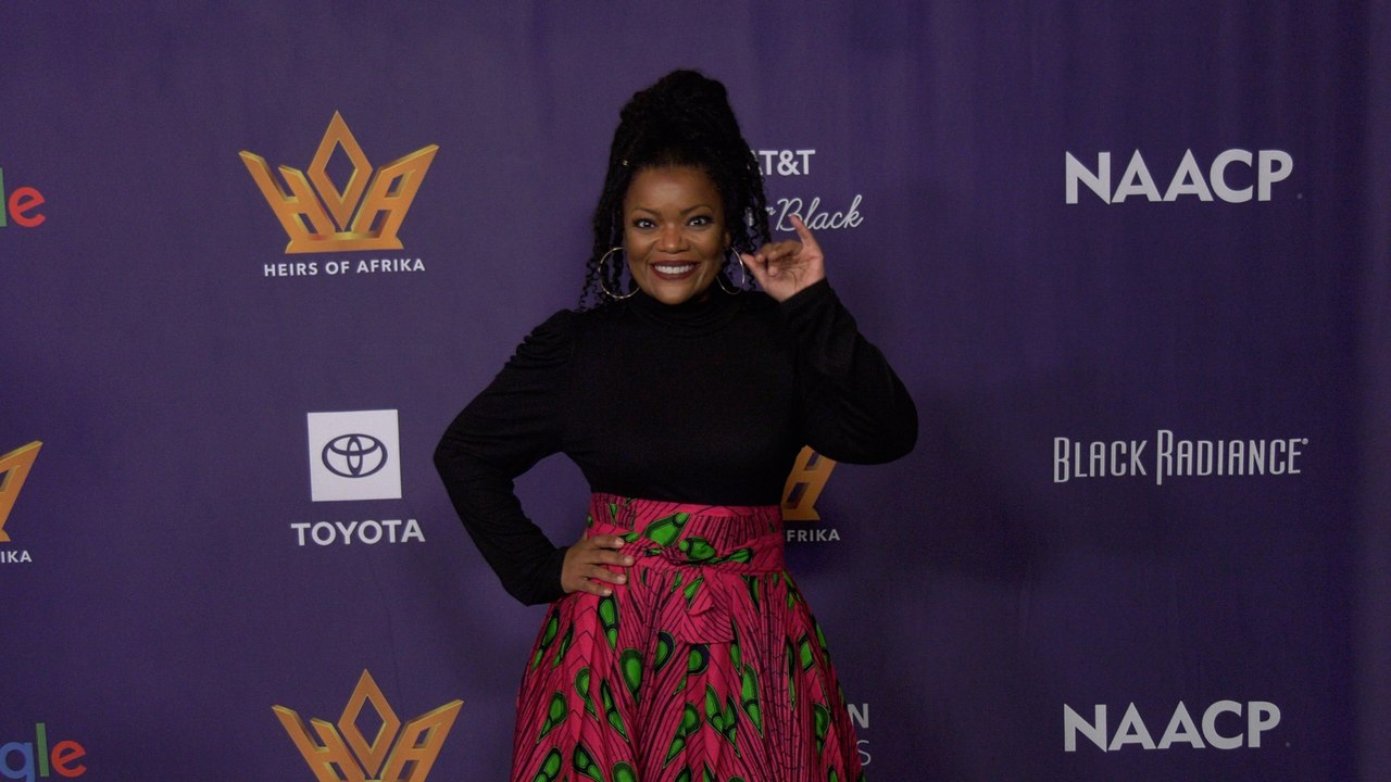 Yvette Nicole Brown "Heirs Of Afrika 5th Annual International Women of Power Awards" Red Carpet Fashion