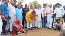 VIDEO : सीएम Ashok Gehlot के गृह क्षेत्र पहुंचे Satish Poonia, तो किसानों ने जता डाली 'पीड़ा'