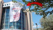 İzmit Belediye Başkanı'nın astırdığı pankartlar kenti karıştırdı, AK Parti kanadından tepki geldi: İftira atılıyor