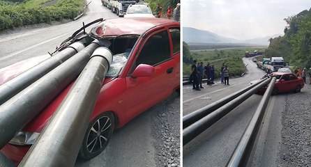 Bir tonluk borular otomobile ok gibi saplandı
