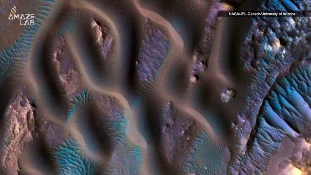 This Blue Image of Mars Will Change the Way You Think About the Red Planet’s Surface