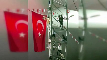 Marjinallerin ‘sanatçı’ diye yutturmaya çalıştığı Aleyna Tilki konserinde ‘pes’ dedirten anlar