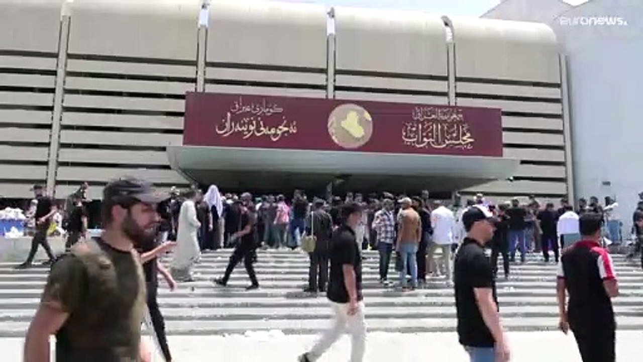 Sit-in, Tanz und Suppe - Iraks Parlament bleibt weiter besetzt