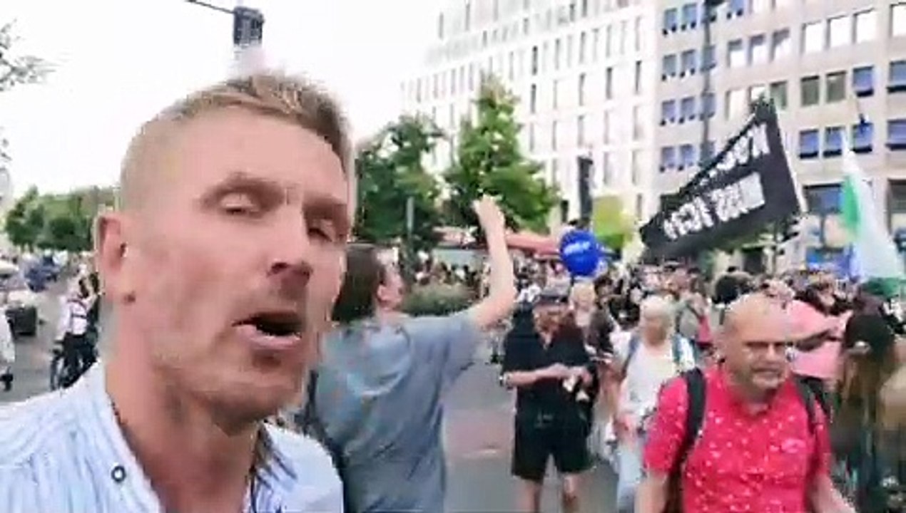 # Volkslehrer : Die Massen sind auf der Straße! ‍