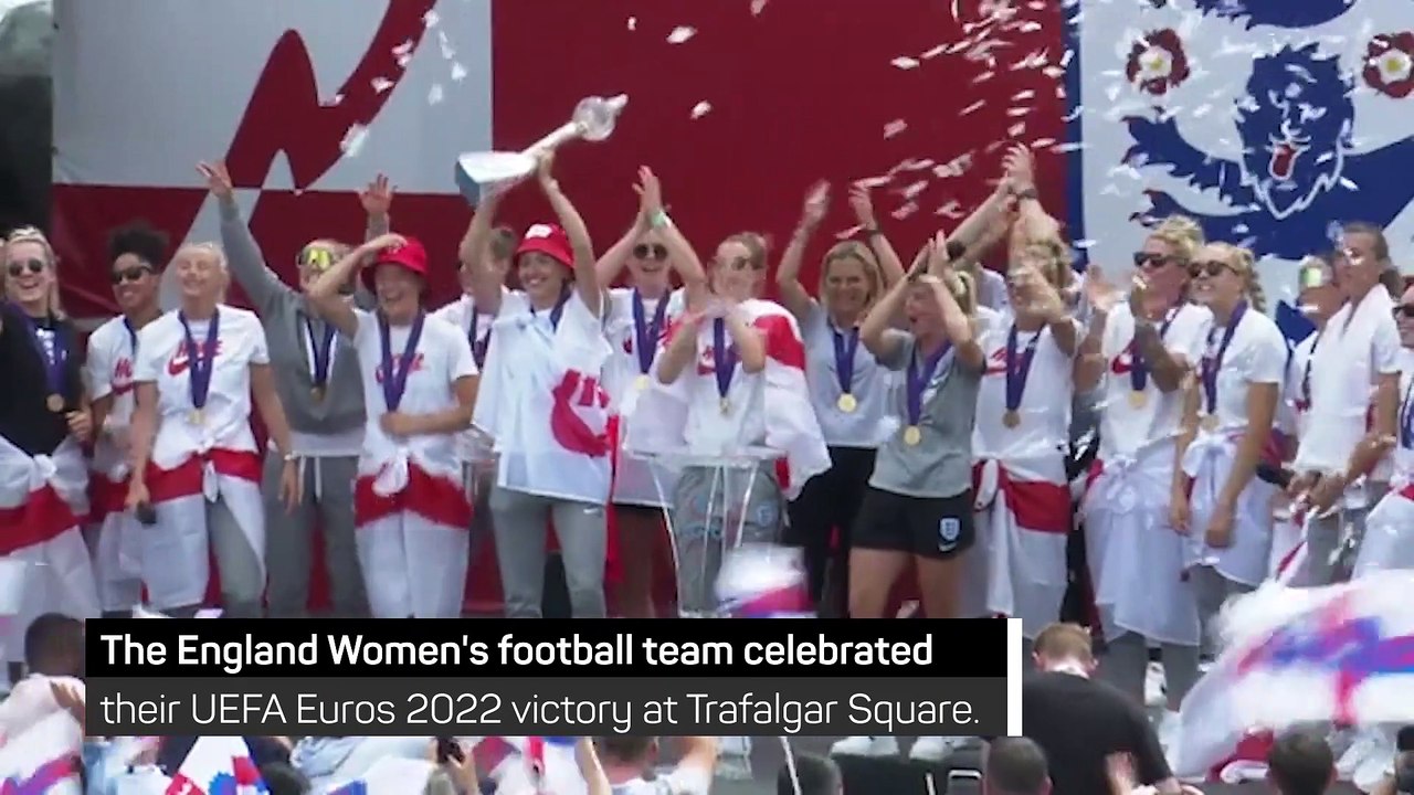 England lift Euro 2022 trophy at Trafalgar Square
