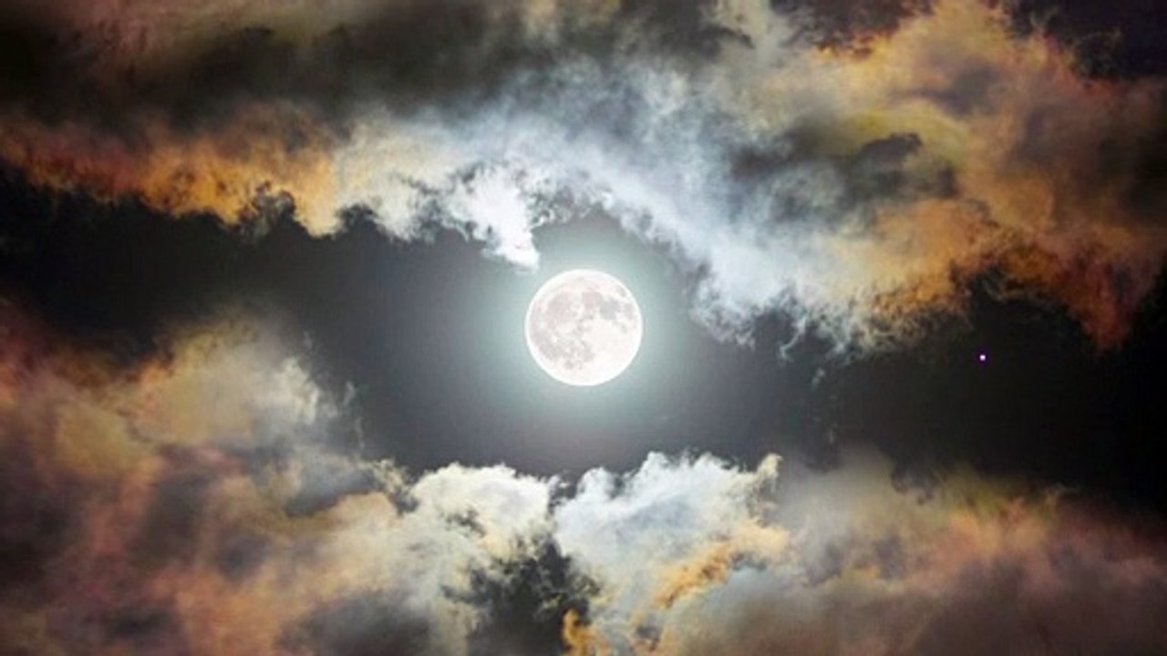moon video