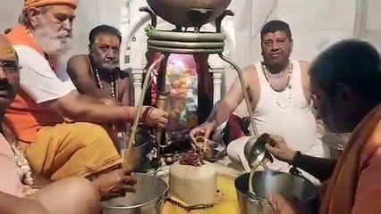 घरों व शिवालयों में चले अभिषेक-पूजन के दौर