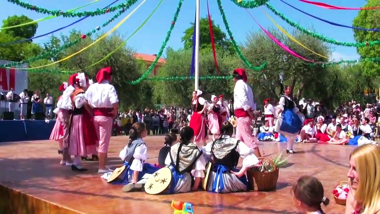 French Folk Dance