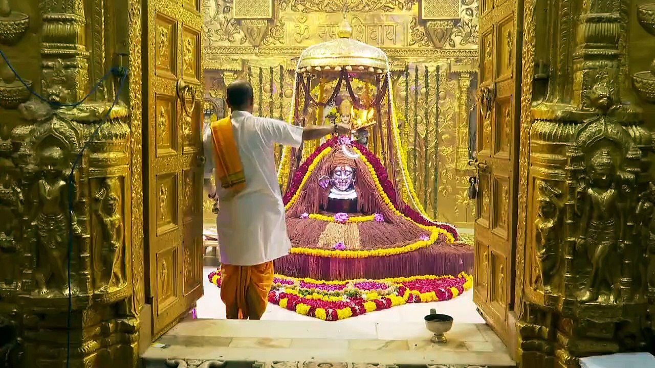 Shravan श्रावण माह के पहले सोमवार पर शिवालयों म...