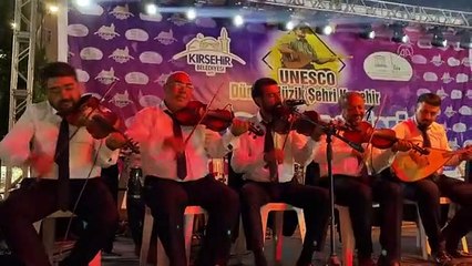 Gurbetçiler türkü ve bozlaklarla şenlendi