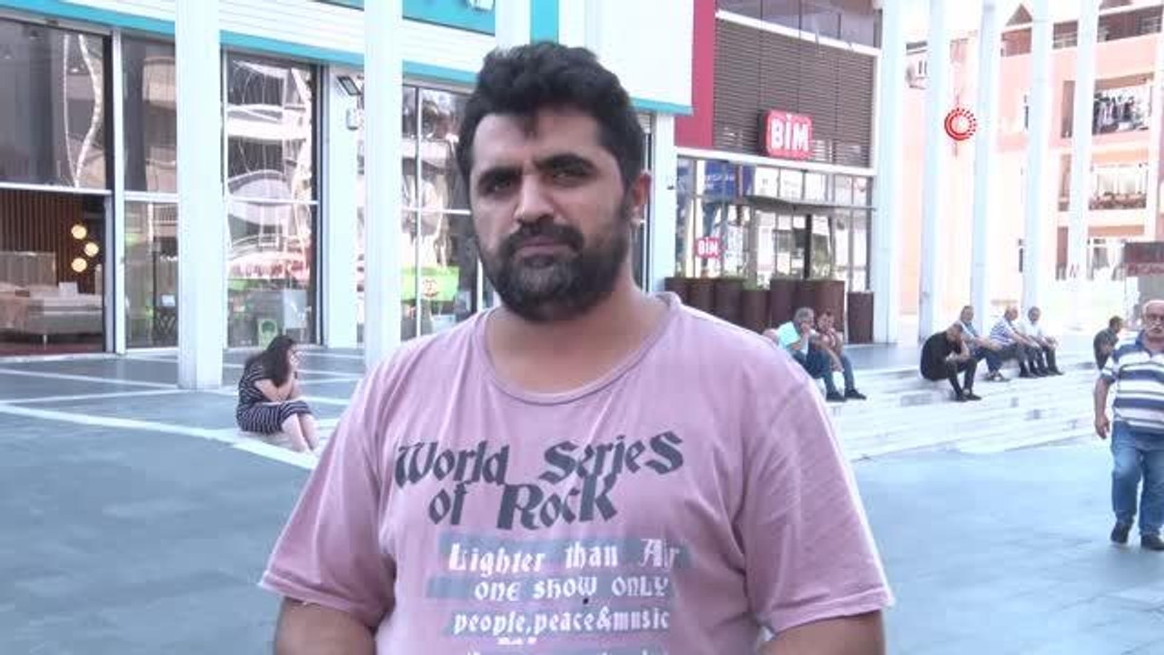 Son dakika haberleri | İstanbul'da servis aracının bankaya daldığı anlar kamerada: Para çekerken ölümden döndü