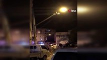 Bursa haberi... Bursa'da bir inşaattaki işçiler ile bir grup mahalleli gürültü tartışması yüzünden birbirine girdi