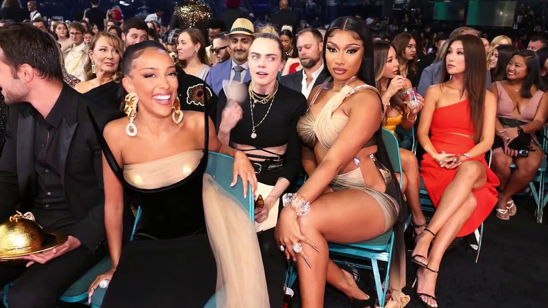 ⁣Cara Delevingne Explains Odd Behavior Around Megan Thee Stallion _ E! News