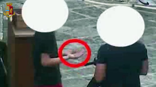 Caltanissetta, la piazza dello spaccio era gestita da ragazzini: tre fermati