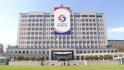 [더정치] '지지율 30% 붕괴' 尹, 대통령실 전면 개편 카드 꺼낼까? / YTN