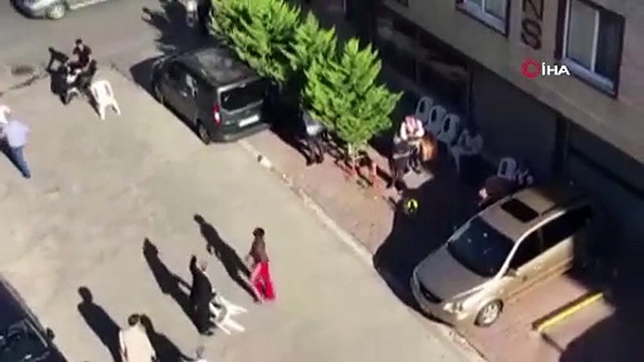 Sinir krizi geçirdi ortalığı birbirine kattı