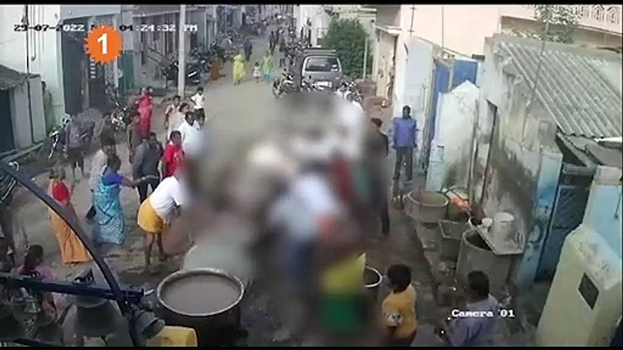 கூழ் காய்ச்சும் போது காக்கா வலிப்பு..! கொதிக்கும் அண்டாவில் அப்படியே விழுந்த இளைஞர் பலி - வீடியோ