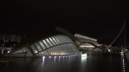 El Gobierno limita temperatura y luz en espacios públicos