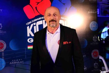Emekli paraşütçü dağ komandosu, kick boks ringlerinin hakimi oldu