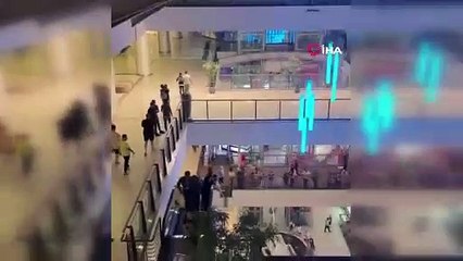 İstanbul'daki AVM'de asansör kavgası