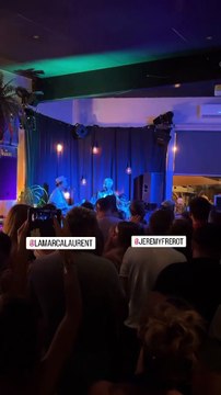 Laure Manaudou assiste à un concert où se produit Jérémy Frérot