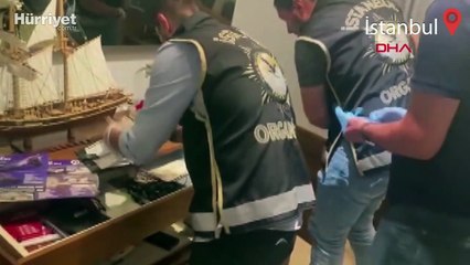 Evini cephaneliğe çevirmiş! Çakarlı araç, sahte Meclis kartı da çıktı