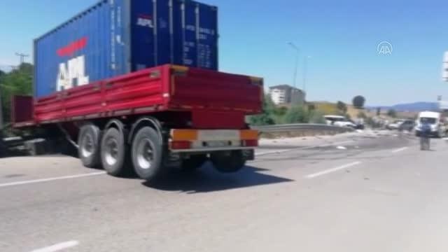 Son dakika haberleri! Tırla otomobilin çarpışması sonucu 1 kişi öldü, 3 kişi yaralandı