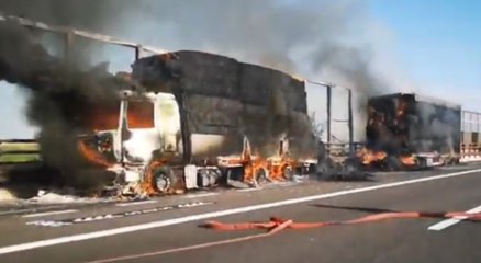 Verona - Camion carico di fieno in fiamme su A22 (02.08.22)