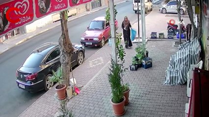 Önce suladı sonra kökünden sökerek çaldı