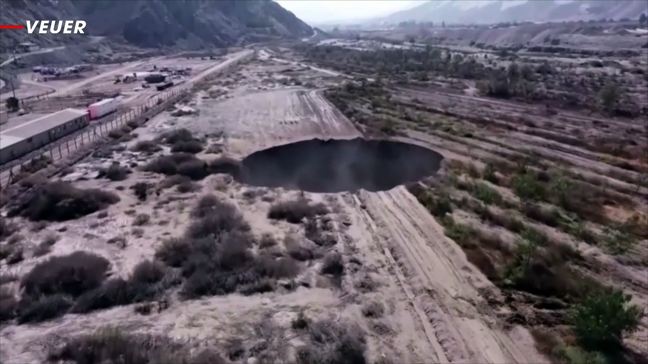Massive Sinkhole More Than 80 Feet Wide and Hun...