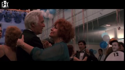 Old Man Found A Golden Treasure, Claws Stabbed Into The Palm Of The Hand, The Body Gradually