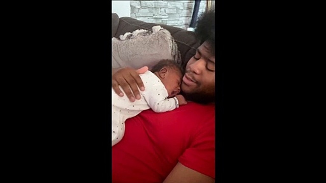 Quand ton bébé te rend ton bisou... trop mignon