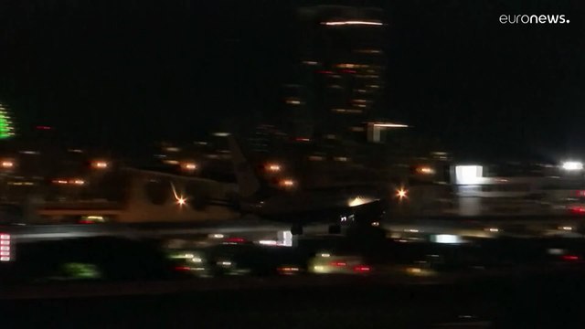 Diplomáciai feszültség: Nancy Pelosi amerikai házelnök megérkezett Tajvanra