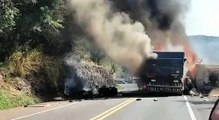 Batida frontal entre caminhões  seguida de incêndio deixa dois mortos na BR-277 em Cantagalo