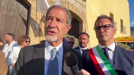 Valderice, Musumeci in visita al porto di Bonagia: «Si può vivere di turismo»