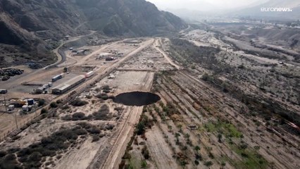 Aparece un extraño socavón en el suelo en un pueblo de Chile