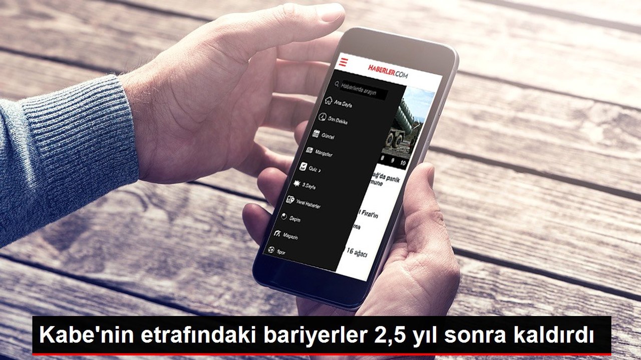 Kabe'nin etrafındaki bariyerler 2,5 yıl sonra kaldırdı