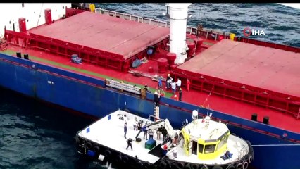 Dünya bu ana kilitlendi! 27 bin ton mısır yüklü Razoni adlı gemide tarihi anlar