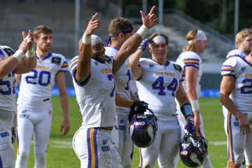 Download Video: Weiter das Nonplusultra: Vienna Vikings fegen Stuttgart mit 41:0 vom Feld